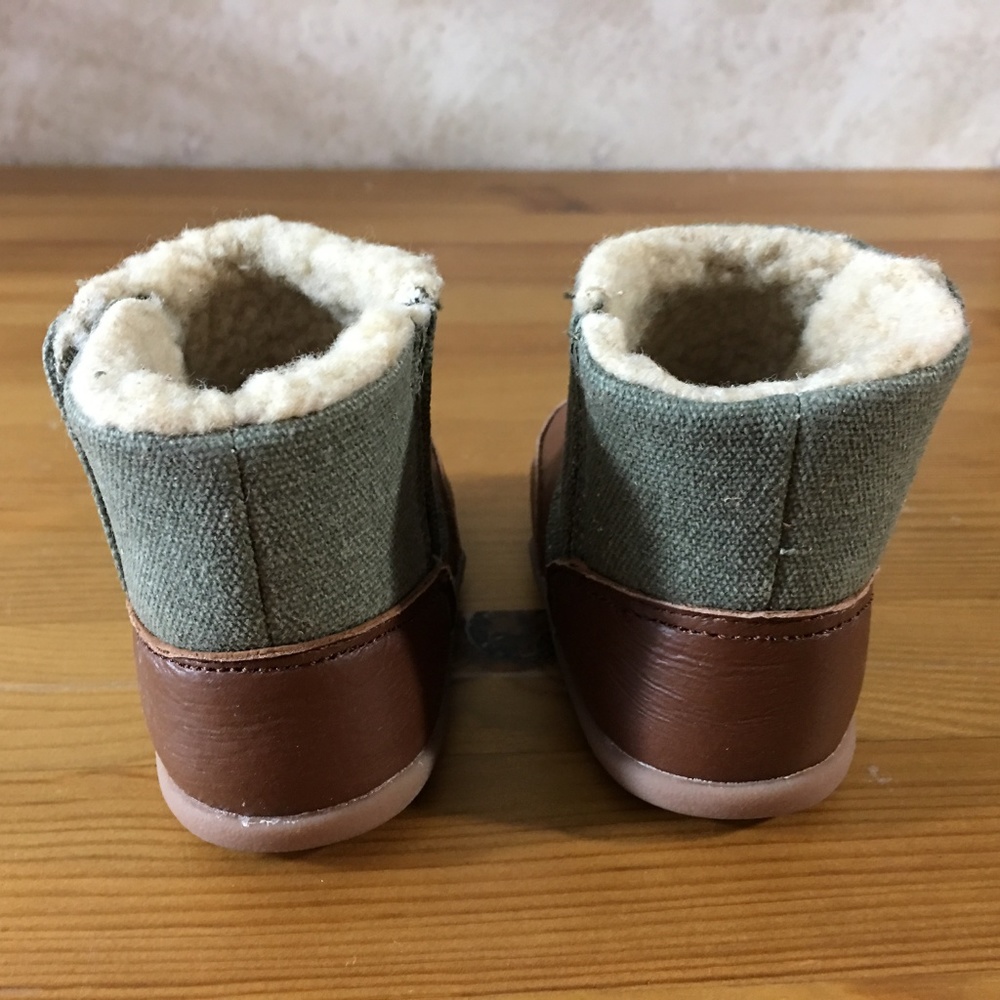❌SOLD❌ NEW Baby Boots Carters Infant Boys Girls 3 - Picture 7 of 8
